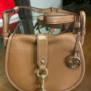 Michael kors crossbody purse